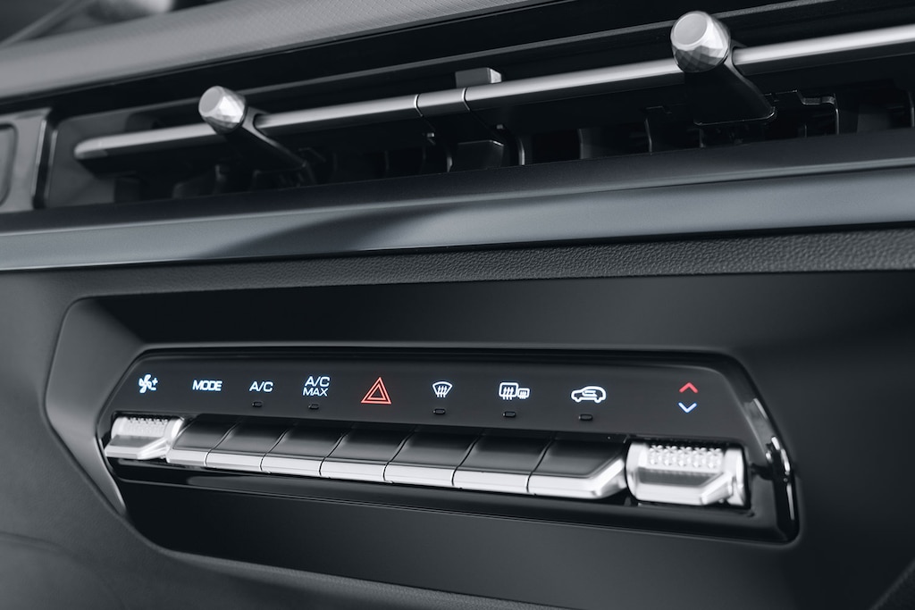 Nuevo Chevrolet Aveo Hatchback 2025, auto compacto con aire acondicionado electrónico de controles automáticos