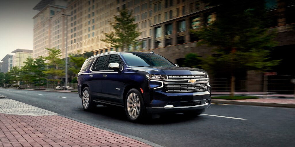 Chevrolet Tahoe 2023, SUV 4x4 con cristales tintados y gran diseño imponente