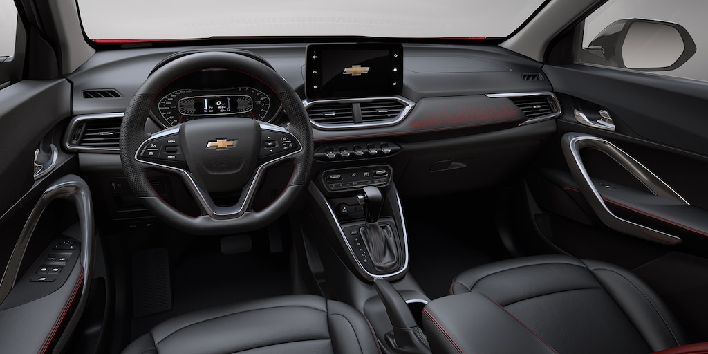Chevrolet Groove 2025, camioneta pequeña, con interior en tacto piel rojo con negro