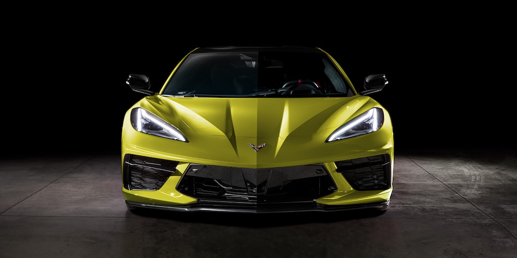 Corvette Stingray 2024, carro deportivo de lujo con detección de túnel y luces diurnas LED