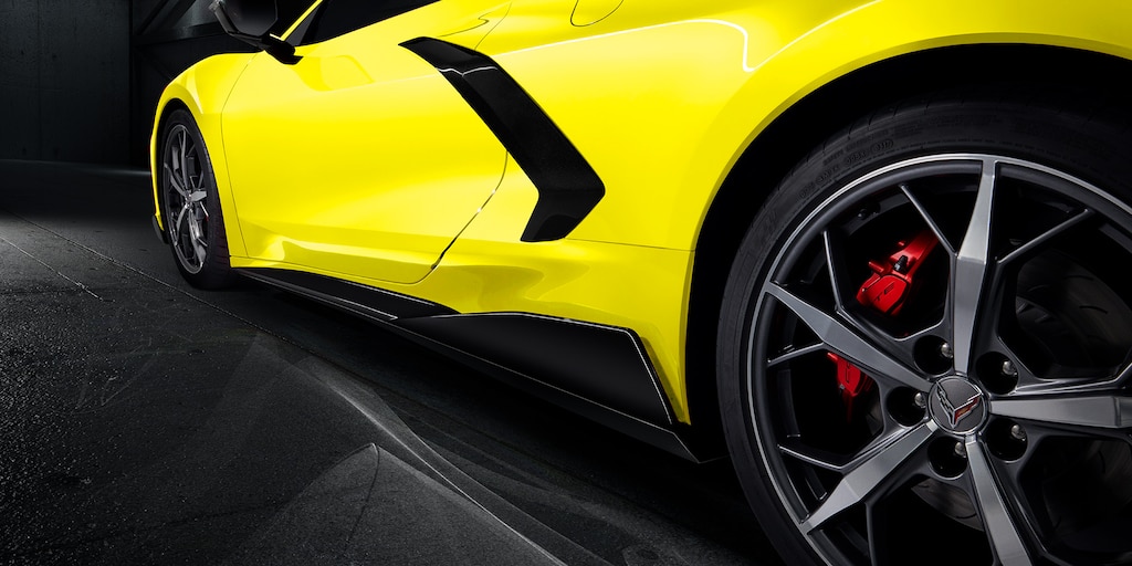 Corvette Stingray 2024, carro deportivo de lujo con llantas Michelin PS4