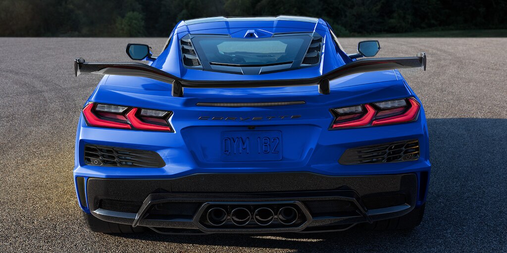 Chevrolet Corvette Z06 2024 Sistema de escapes de 4 puntas con válvulas independientes de alto desempeño