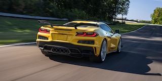Chevrolet Corvette Z06 2025, auto deportivo de lujo con cámara de visión trasera y delantera HD