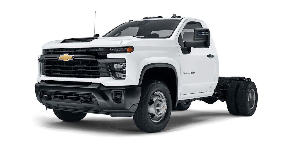 Nueva Chevrolet Slverado HD 2024 en color blanco